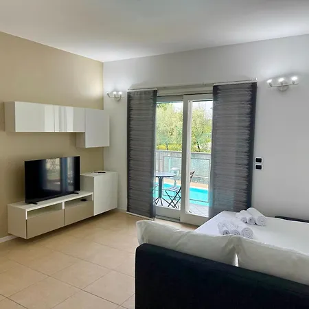 Alexandra's Superior Domaso