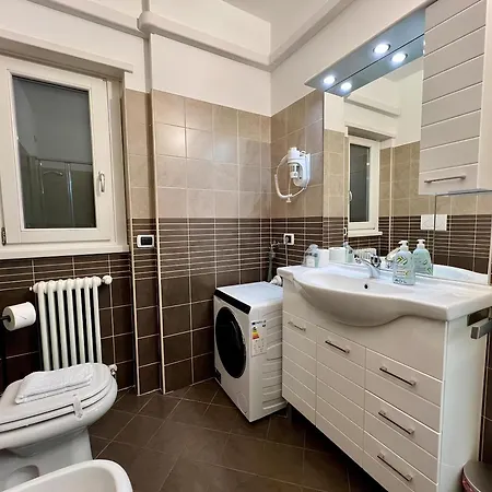 Alexandra's Sunset Apartment *